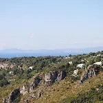 Alojamento de Acomodação e Pequeno-almoço Tra Cielo E Mare - Fantastic Sea View 3*
