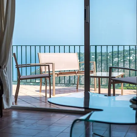 Tra Cielo E Mare - Fantastic Sea View לינה וארוחת בוקר
